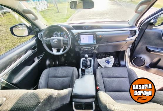 Camionetas - Toyota HILUX 4X2 SRV 2.8 TDI 2021 Diesel  - En Venta