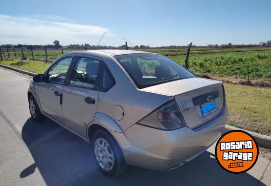 Autos - Ford Fiesta Max 2011 GNC 204000Km - En Venta