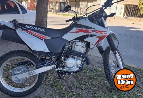 Motos - Honda TORNADO 2023 Nafta 400Km - En Venta