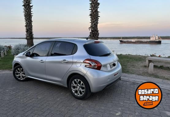 Autos - Peugeot 208 Allure 2013 Nafta 153000Km - En Venta