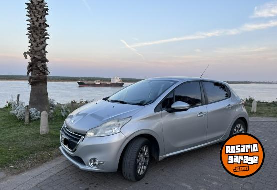 Autos - Peugeot 208 Allure 2013 Nafta 153000Km - En Venta