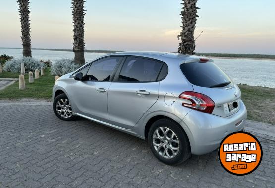 Autos - Peugeot 208 Allure 2013 Nafta 153000Km - En Venta