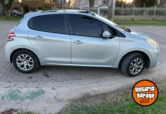 Autos - Peugeot 208 Allure 2013 Nafta 153000Km - En Venta