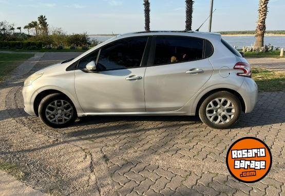 Autos - Peugeot 208 Allure 2013 Nafta 153000Km - En Venta