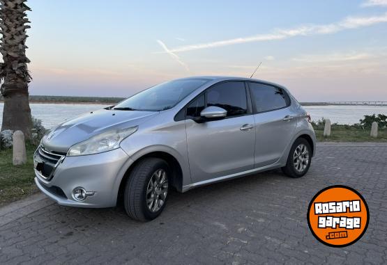 Autos - Peugeot 208 Allure 2013 Nafta 153000Km - En Venta