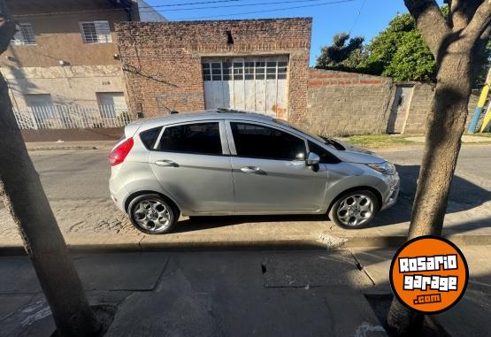 Autos - Ford Fiesta kinetic titanium 2013 Nafta 133000Km - En Venta