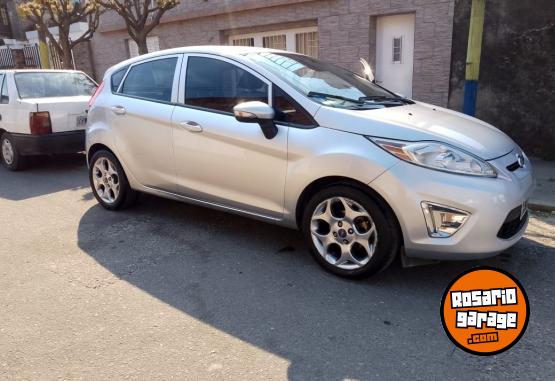 Autos - Ford Fiesta kinetic titanium 2013 Nafta 133000Km - En Venta