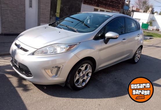 Autos - Ford Fiesta kinetic titanium 2013 Nafta 133000Km - En Venta