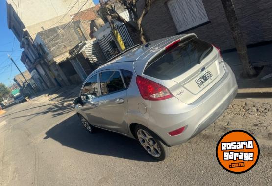 Autos - Ford Fiesta kinetic titanium 2013 Nafta 133000Km - En Venta