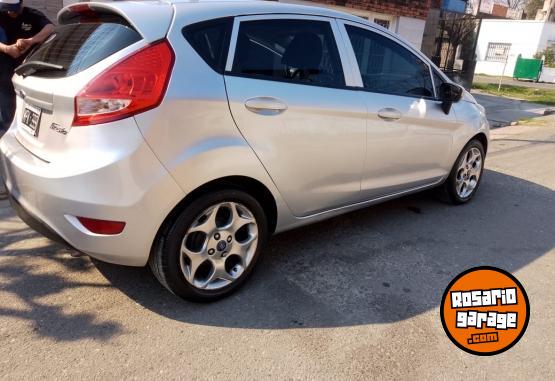 Autos - Ford Fiesta kinetic titanium 2013 Nafta 133000Km - En Venta