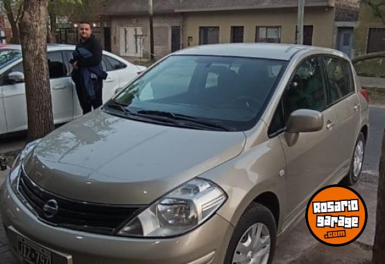 Autos - Nissan TIIDA (visia) 2010 Nafta 149000Km - En Venta