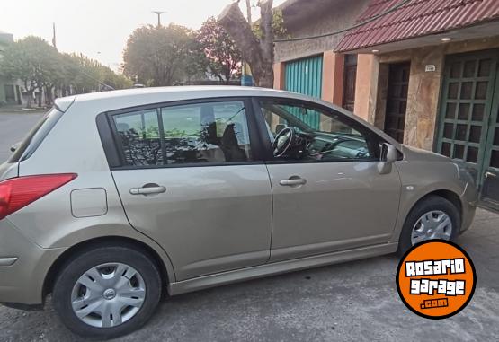 Autos - Nissan TIIDA (visia) 2010 Nafta 149000Km - En Venta