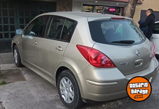 Autos - Nissan TIIDA (visia) 2010 Nafta 149000Km - En Venta