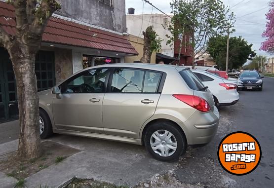 Autos - Nissan TIIDA (visia) 2010 Nafta 149000Km - En Venta