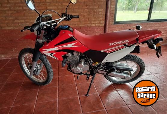 Motos - Honda Tornado 2024 Nafta 1400Km - En Venta