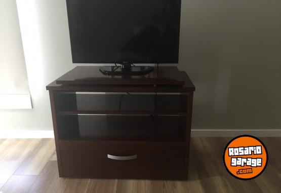 Hogar - TV 32'' no smart y mesa - En Venta