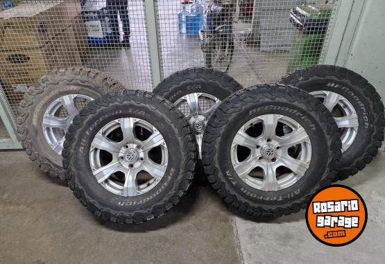 Accesorios para Autos - BFgoodrich 265/70R16 - En Venta