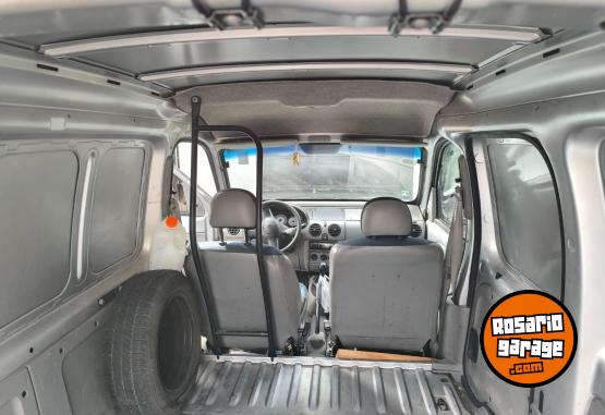 Utilitarios - Renault Kangoo confort 1.6 16v 2010 GNC 179000Km - En Venta