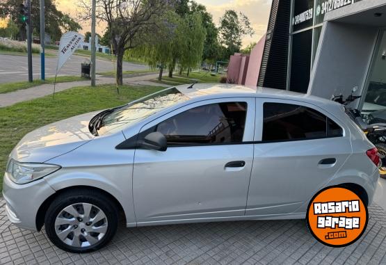 Autos - Chevrolet ONIX LT 1.4 2014 Nafta 140000Km - En Venta