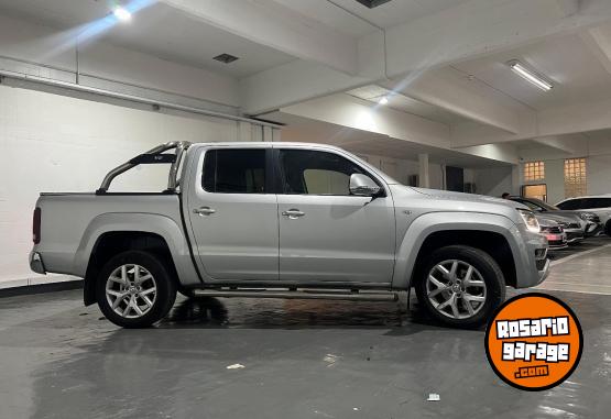 Camionetas - Volkswagen AMAROK V6 HIGHLINE 2021 Diesel 128862Km - En Venta