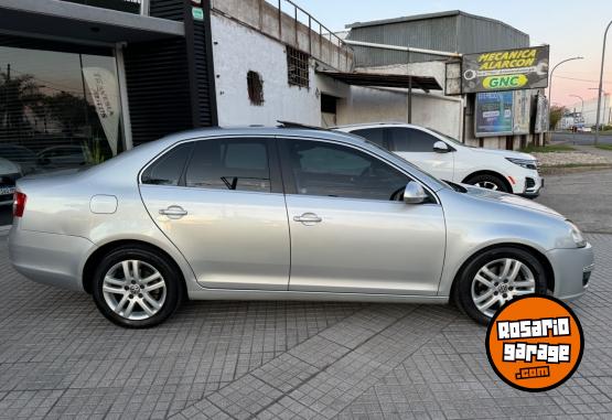 Autos - Volkswagen VENTO ADVANCE 2.5 2007 Nafta 140000Km - En Venta