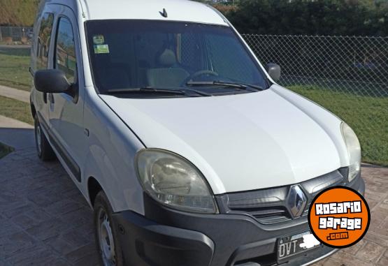 Utilitarios - Renault Kangoo 2015 GNC 240000Km - En Venta