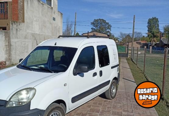 Utilitarios - Renault Kangoo 2015 GNC 240000Km - En Venta