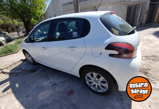 Autos - Peugeot 208 ACTIVE 2019 Nafta 65000Km - En Venta