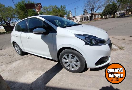 Autos - Peugeot 208 ACTIVE 2019 Nafta 65000Km - En Venta