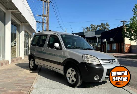 Utilitarios - Peugeot PARTNER 1.6i PATAGONICA 2016 Nafta 151000Km - En Venta