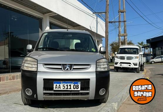 Utilitarios - Peugeot PARTNER 1.6i PATAGONICA 2016 Nafta 151000Km - En Venta