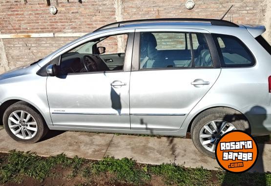 Autos - Volkswagen Suran Highline 2015 Nafta 88000Km - En Venta