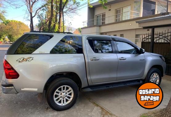 Camionetas - Toyota hilux 2016 Diesel 165000Km - En Venta