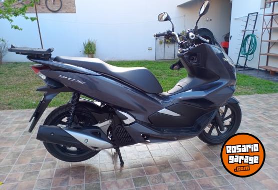 Motos - Honda Pcx 2022 Nafta 1300Km - En Venta