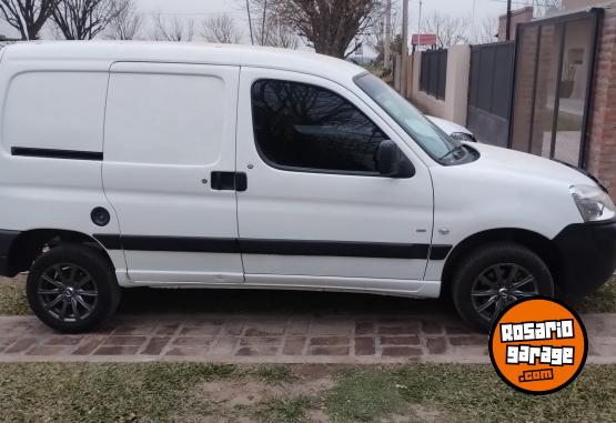 Utilitarios - Peugeot Partner confort 1.6hdi fu 2011 Diesel 197000Km - En Venta