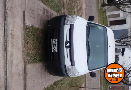 Utilitarios - Peugeot Partner confort 1.6hdi fu 2011 Diesel 197000Km - En Venta