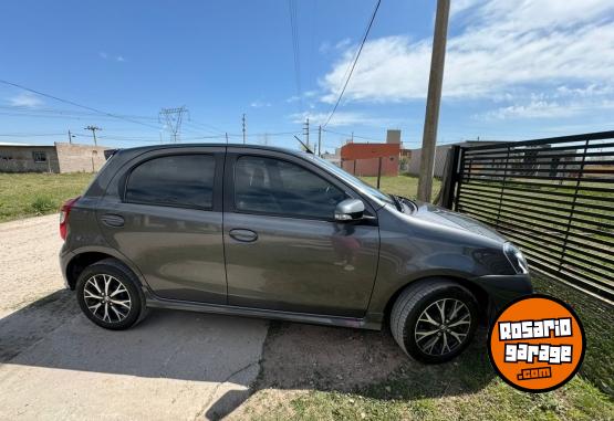 Autos - Toyota Etios xls 2023 Nafta 38000Km - En Venta