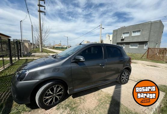 Autos - Toyota Etios xls 2023 Nafta 38000Km - En Venta