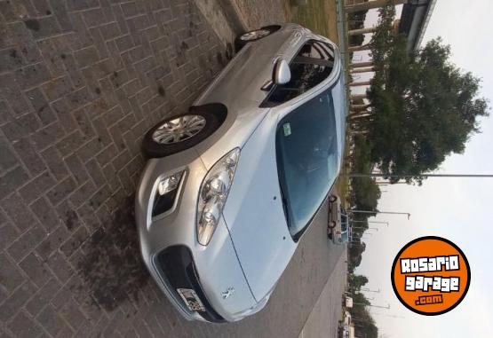 Autos - Peugeot 1.6 active 2015 Nafta 91000Km - En Venta