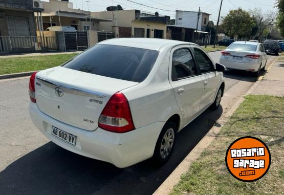 Autos - Toyota ETIOS 2017 2017 GNC 130000Km - En Venta