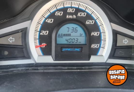 Motos - Honda PCX 150 2018 Nafta 4000Km - En Venta