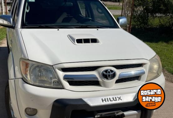 Camionetas - Toyota Hilux SRV 2005 Diesel 410000Km - En Venta