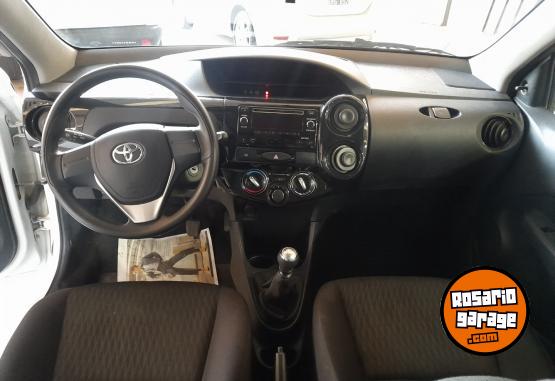 Autos - Toyota Etios 2023 Nafta 59000Km - En Venta