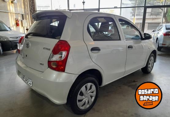 Autos - Toyota Etios 2023 Nafta 59000Km - En Venta