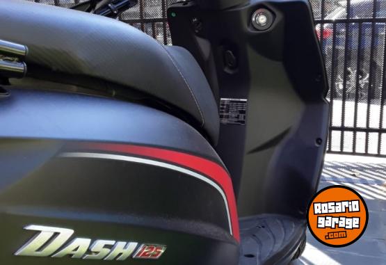 Motos - Hero Dash 125 2023 Nafta 1900Km - En Venta