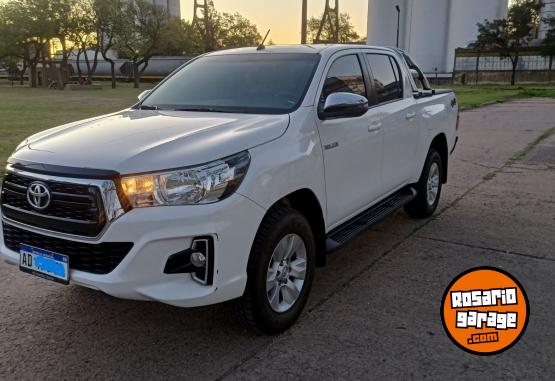 Camionetas - Toyota Hilux SRV 2019 Diesel 77000Km - En Venta