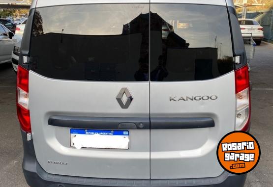 Utilitarios - Renault Kangoo  Express Confort 2020 Nafta 56000Km - En Venta