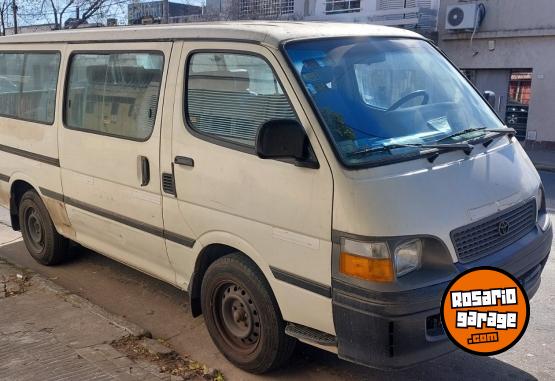 Utilitarios - Toyota HIACE 2000 Diesel 327000Km - En Venta