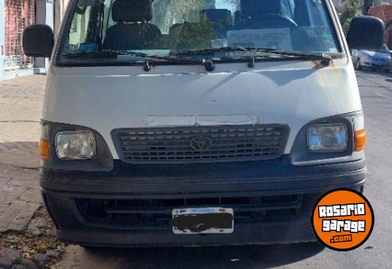 Utilitarios - Toyota HIACE 2000 Diesel 327000Km - En Venta