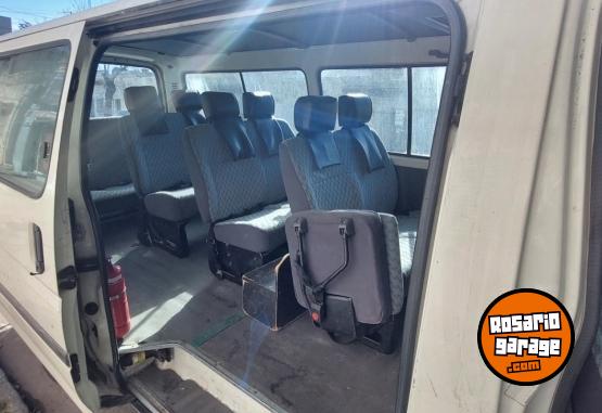 Utilitarios - Toyota HIACE 2000 Diesel 327000Km - En Venta